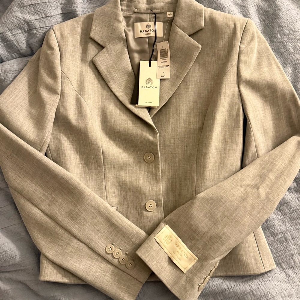 Aritzia Babaton Linen-Blend Light Beige Tailored Blazer